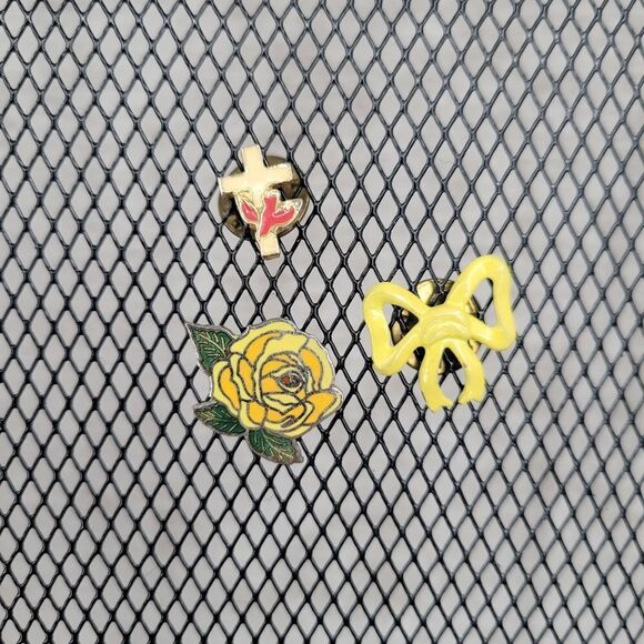 Vintage Enamel Pin Set - Cross, Rose, Bow - Picture 2 of 10